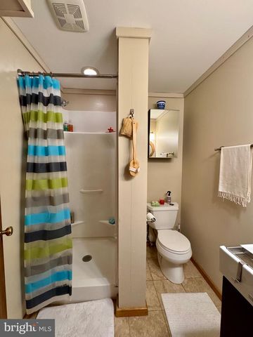 457 BLUMB LN, Great Cacapon, WV 25422