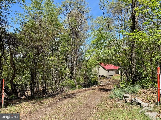 457 BLUMB LN, Great Cacapon, WV 25422