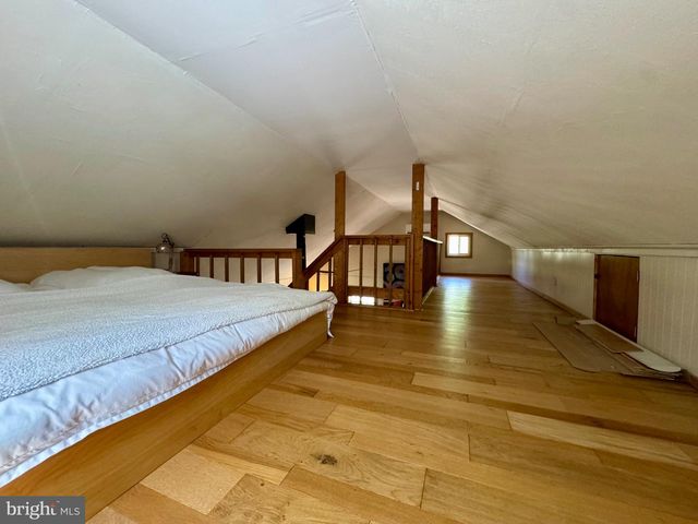 457 BLUMB LN, Great Cacapon, WV 25422