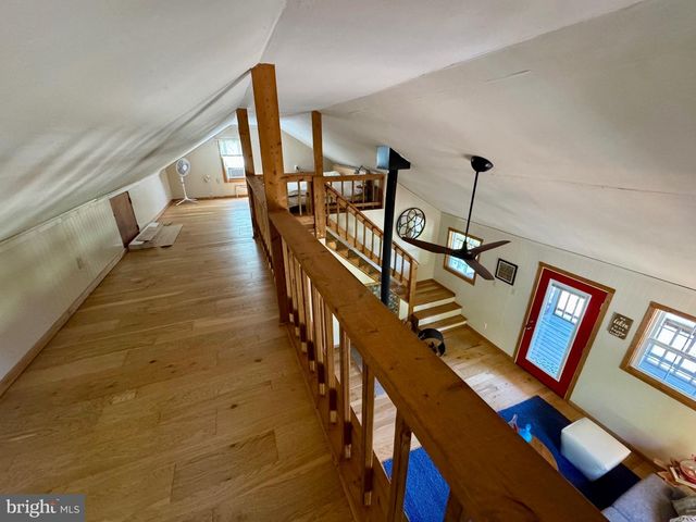 457 BLUMB LN, Great Cacapon, WV 25422