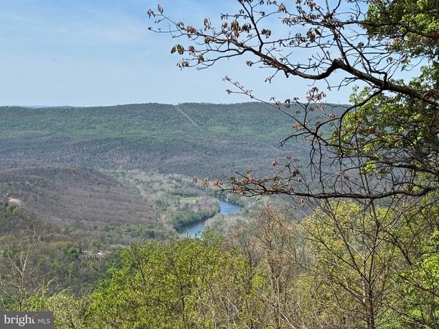 457 BLUMB LN, Great Cacapon, WV 25422