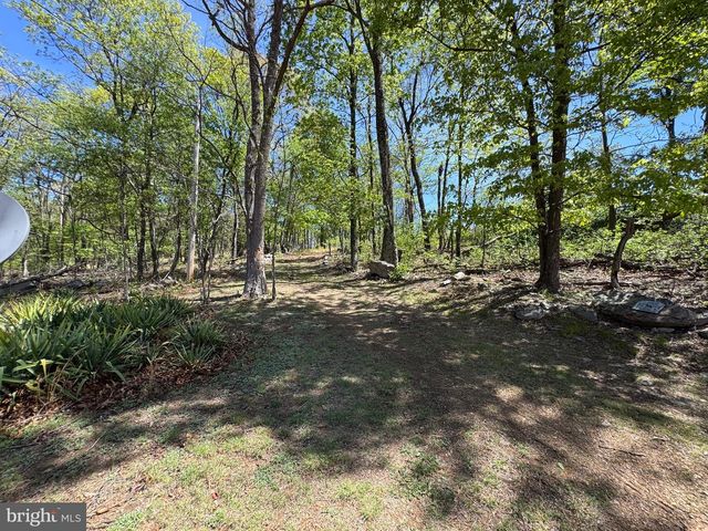 457 BLUMB LN, Great Cacapon, WV 25422
