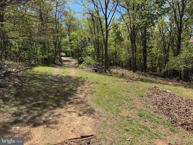 457 BLUMB LN, Great Cacapon, WV 25422
