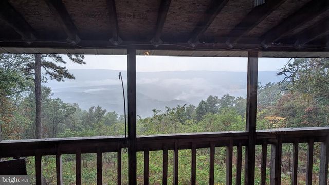 457 BLUMB LN, Great Cacapon, WV 25422