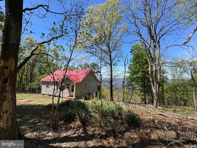 457 BLUMB LN, Great Cacapon, WV 25422