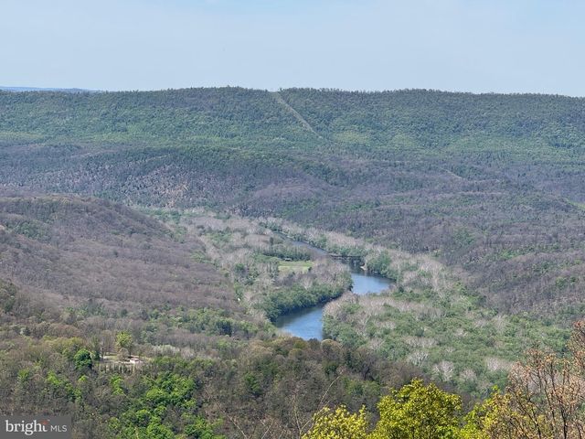 457 BLUMB LN, Great Cacapon, WV 25422