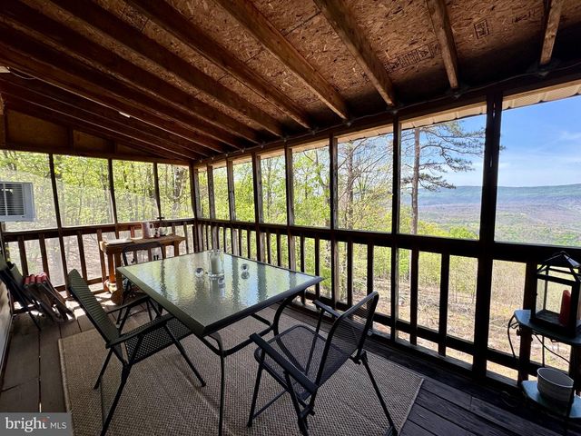 457 BLUMB LN, Great Cacapon, WV 25422