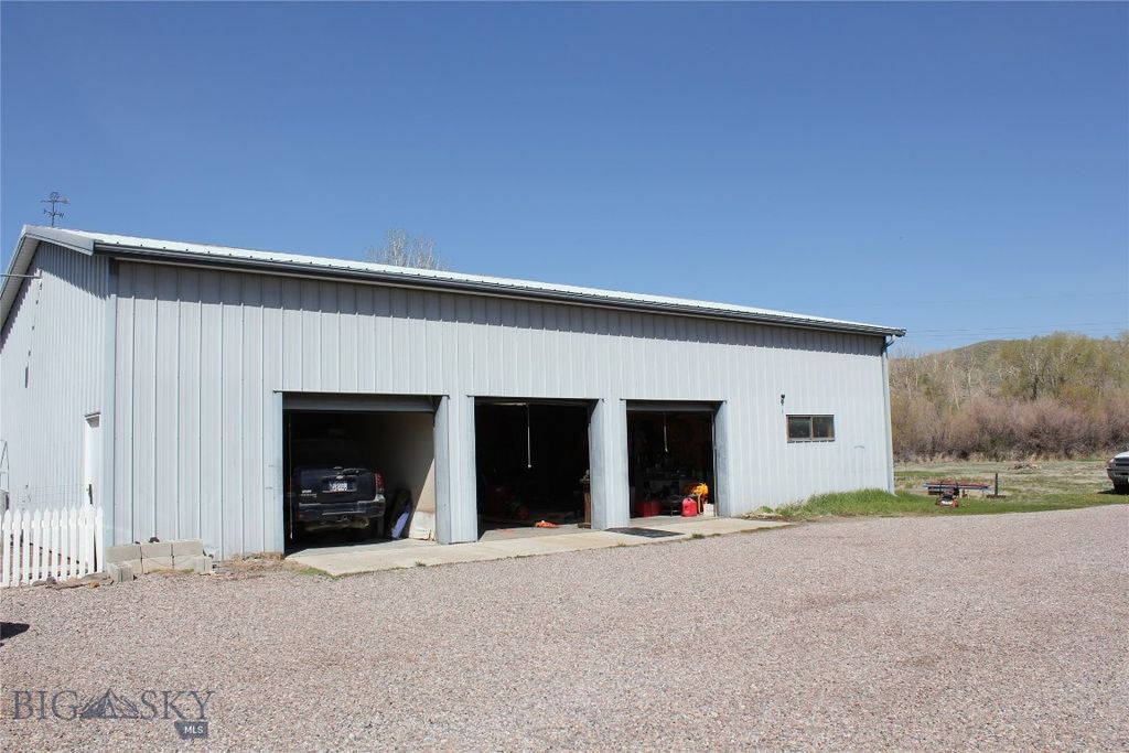 735 W Park, Dillon, MT 59725 photo 16