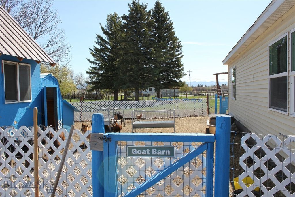 735 W Park, Dillon, MT 59725 photo 17