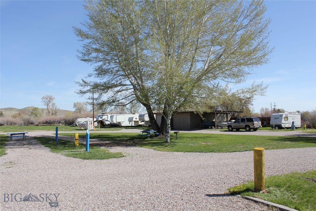 735 W Park, Dillon, MT 59725 photo 3