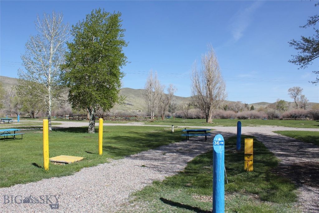 735 W Park, Dillon, MT 59725 photo 4