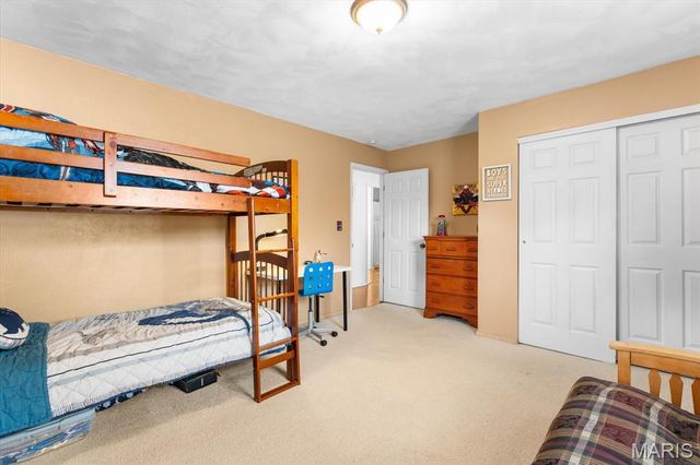 40 Clinton Hill Drive, Belleville, IL 62226