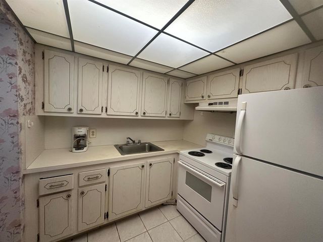 72 Northampton D, West Palm Beach, FL 33417