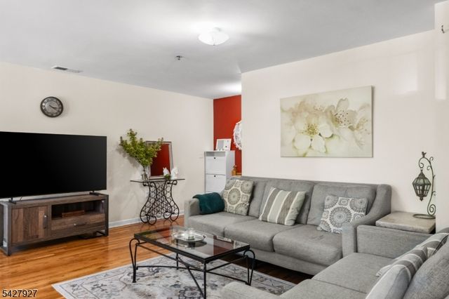 30 Federal Hill Rd 13, Pompton Lakes Boro, NJ 07442