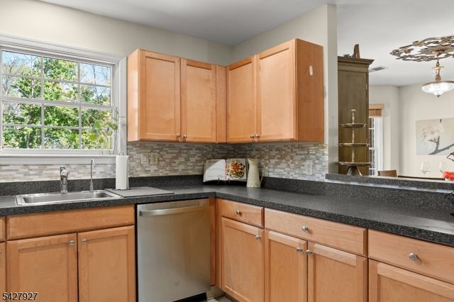 30 Federal Hill Rd 13, Pompton Lakes Boro, NJ 07442