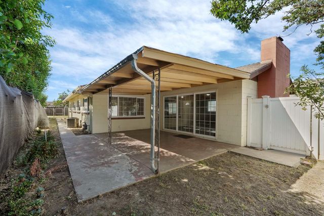 281 Lambuth Ave, Oakdale, CA 95361