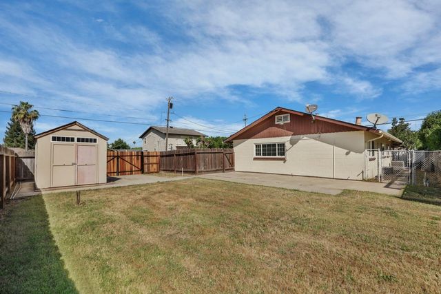 281 Lambuth Ave, Oakdale, CA 95361