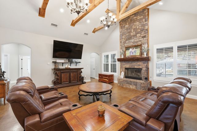 847 Calloway Road, Marshall, TX 75670