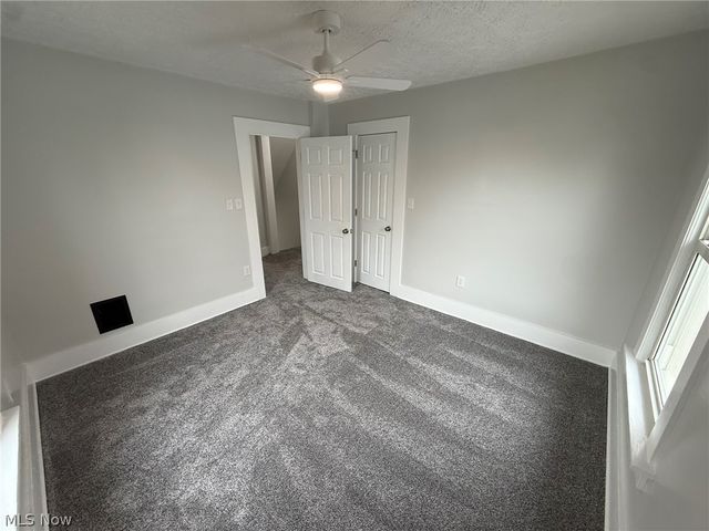 728 Oak Street NW, New Philadelphia, OH 44663