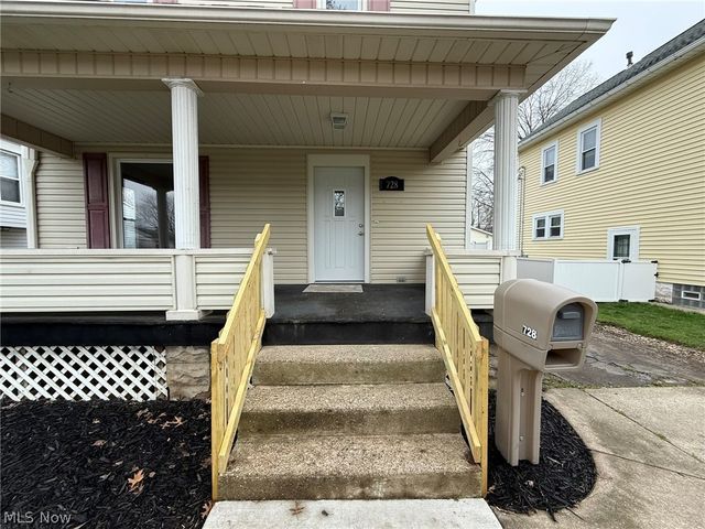 728 Oak Street NW, New Philadelphia, OH 44663