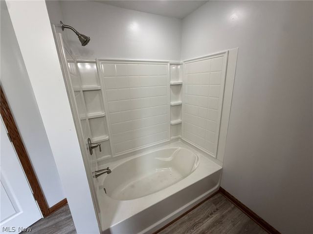 728 Oak Street NW, New Philadelphia, OH 44663