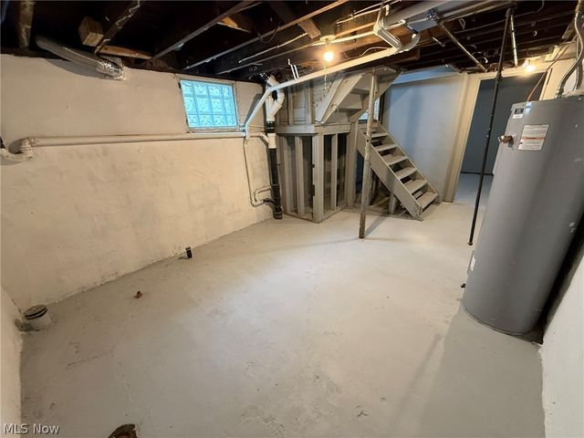 728 Oak Street NW, New Philadelphia, OH 44663