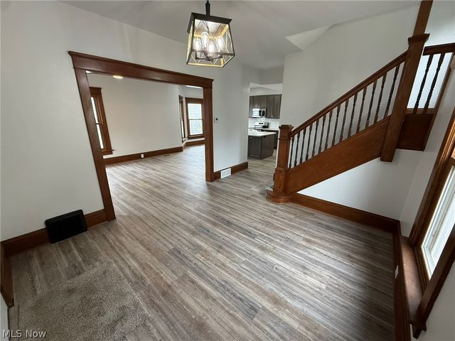 728 Oak Street NW, New Philadelphia, OH 44663