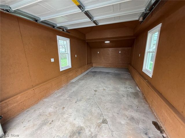 728 Oak Street NW, New Philadelphia, OH 44663