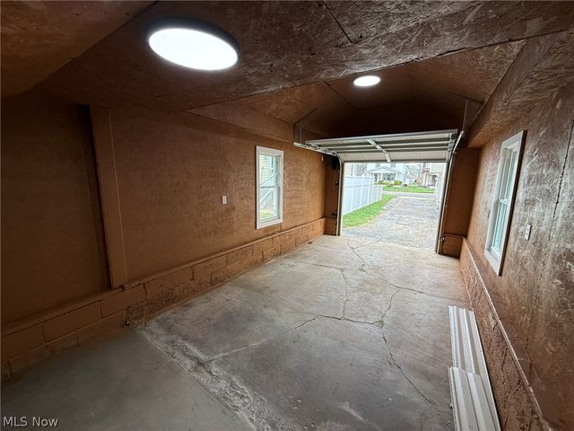 728 Oak Street NW, New Philadelphia, OH 44663