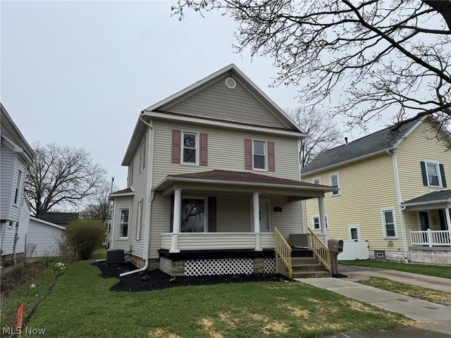 728 Oak Street NW, New Philadelphia, OH 44663