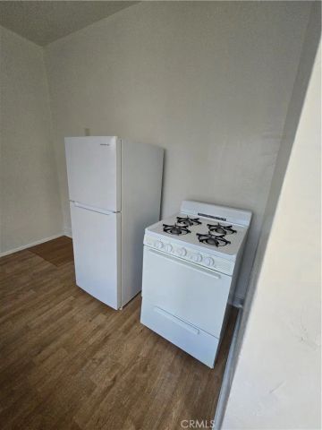 551 W 10th Street 9, Long Beach, CA 90813