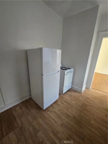 551 W 10th Street 9, Long Beach, CA 90813