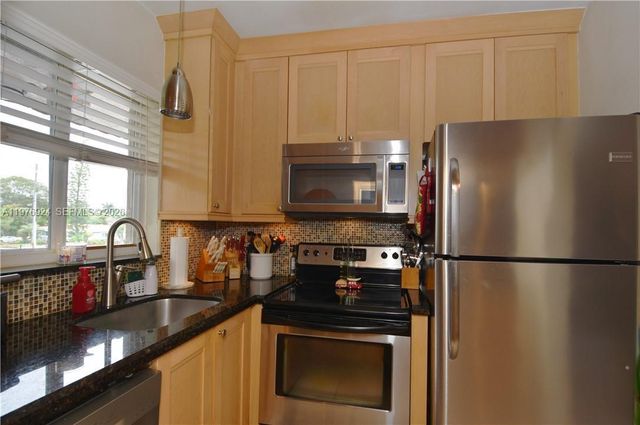 3050 NE 5th Terrace 8, Wilton Manors, FL 33334