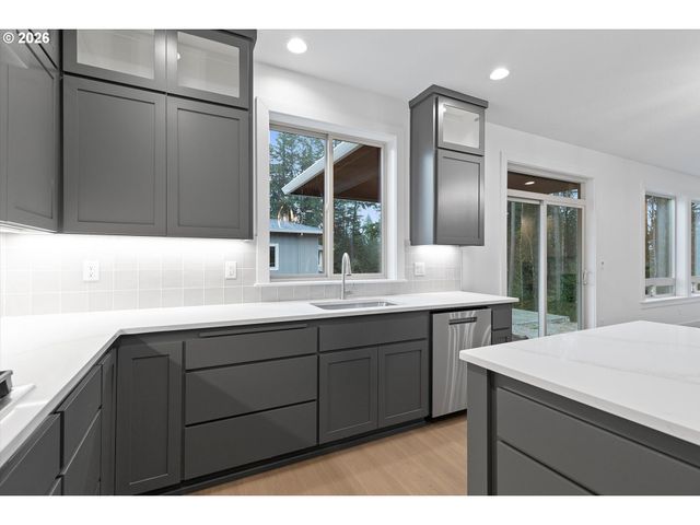 14992 Se Andre Way, Clackamas, OR 97015