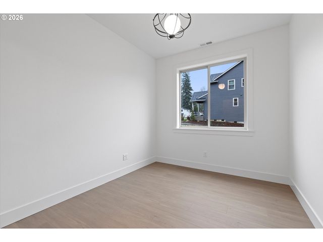 14992 Se Andre Way, Clackamas, OR 97015