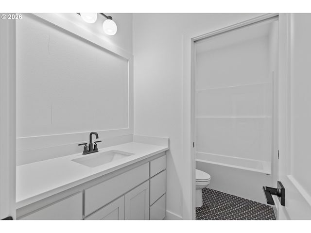 14992 Se Andre Way, Clackamas, OR 97015