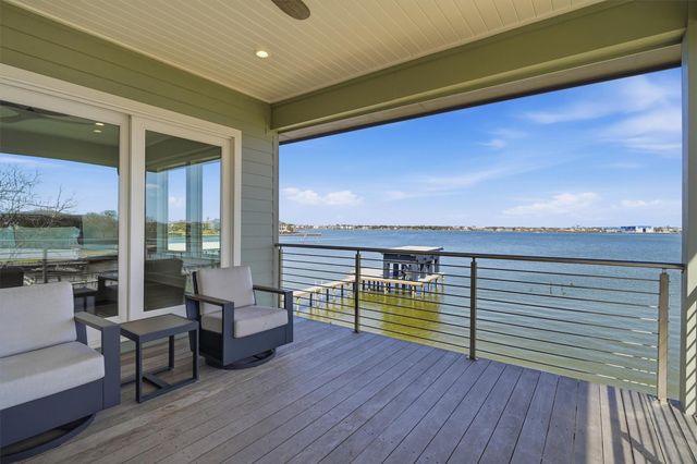 2002 Cove Park Drive, Kemah, TX 77565