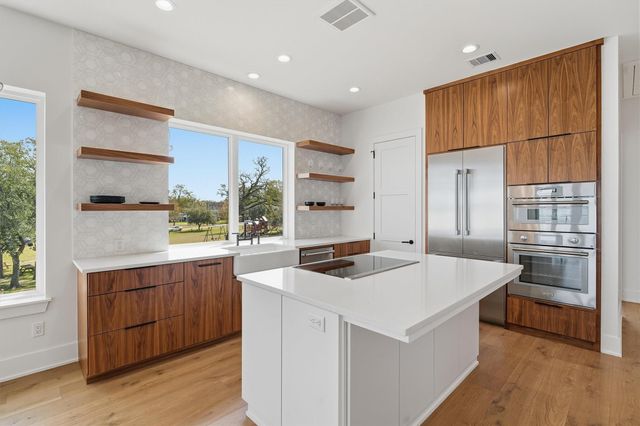 2002 Cove Park Drive, Kemah, TX 77565