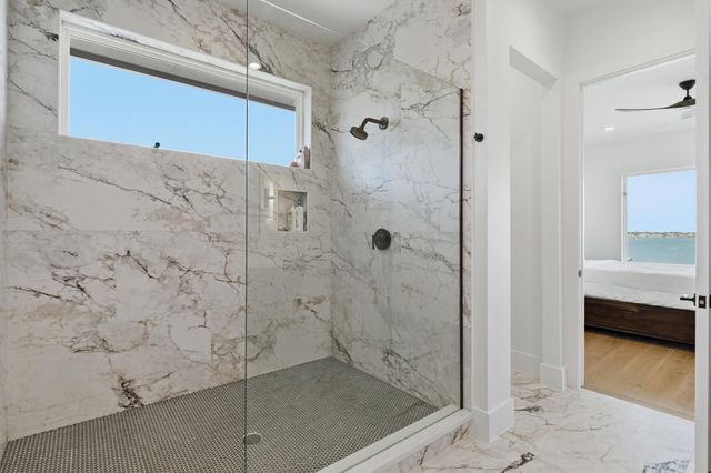 2002 Cove Park Drive, Kemah, TX 77565