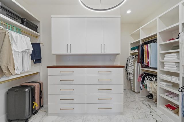 2002 Cove Park Drive, Kemah, TX 77565