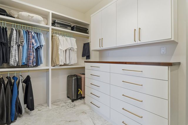 2002 Cove Park Drive, Kemah, TX 77565