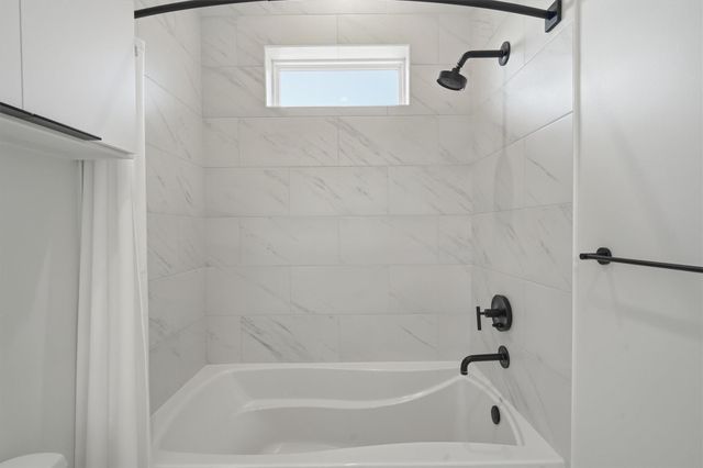 2002 Cove Park Drive, Kemah, TX 77565