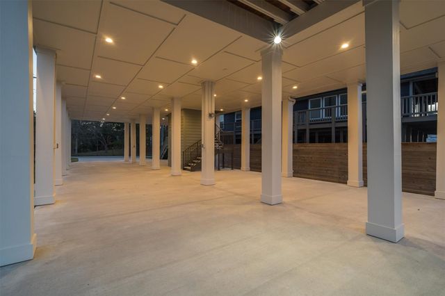 2002 Cove Park Drive, Kemah, TX 77565