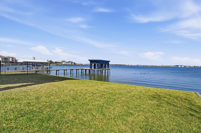 2002 Cove Park Drive, Kemah, TX 77565