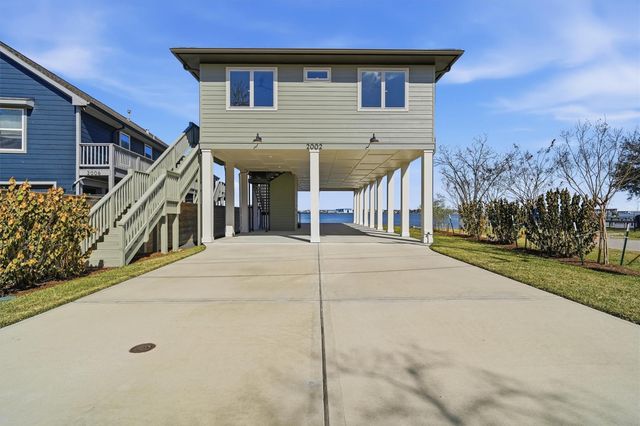 2002 Cove Park Drive, Kemah, TX 77565