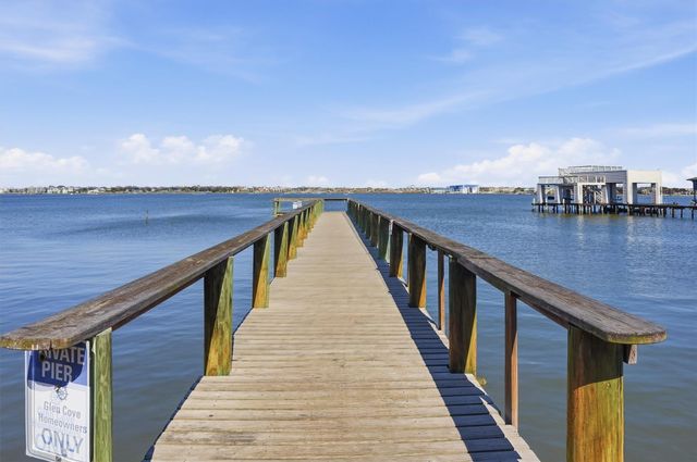 2002 Cove Park Drive, Kemah, TX 77565