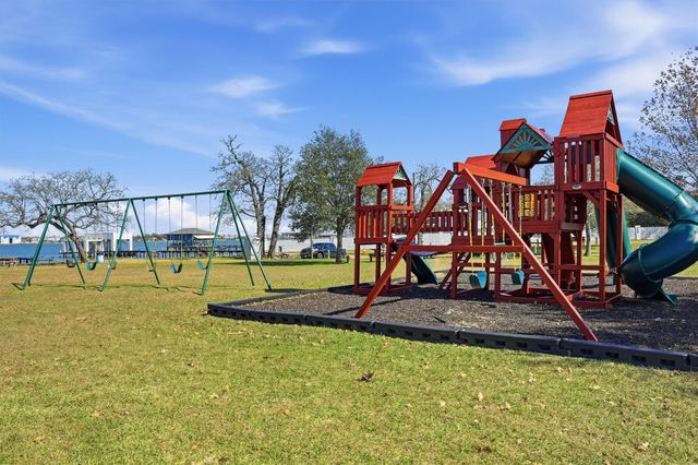 2002 Cove Park Drive, Kemah, TX 77565