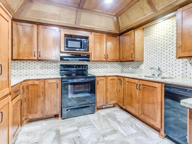 18504 Laurel Oak Drive, Edmond, OK 73012