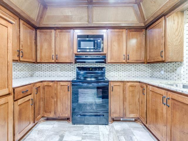 18504 Laurel Oak Drive, Edmond, OK 73012