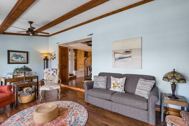 124 Oak Street, Leclaire, IA 52753